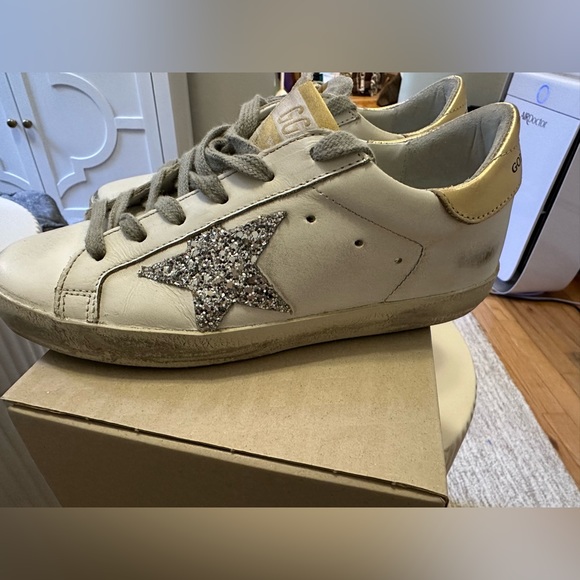 Golden goose superstar sneaker. Silver and gold. Size 5 - Picture 8 of 15